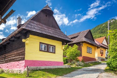 Excursão privada de um dia a Vlkolinec e ao Alto Tatras de Bratislava